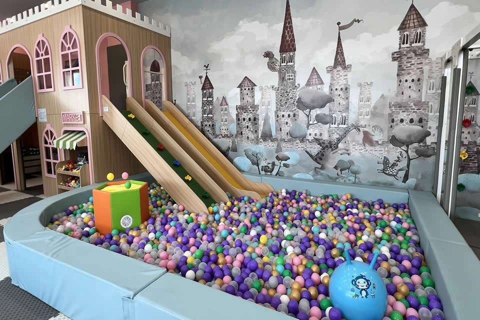 Kids Play Areas Support Physical Fitness in Sharjah